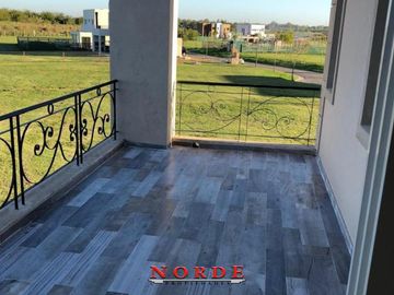 VENTA • ESCOBAR • PUERTOS DEL LAGO-VISTAS• CASA • 5 AMBIENTES • PISCINA