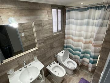 Ofrecemos en venta este piso de 3 ambientes reciclado a nuevo !!!