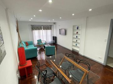 Ofrecemos en venta este piso de 3 ambientes reciclado a nuevo !!!