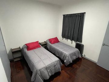 Ofrecemos en venta este piso de 3 ambientes reciclado a nuevo !!!