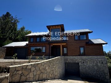 Casa en  venta Barrio Raitra 3 dorm en suite mas monoambiente - San Martin de los Andes