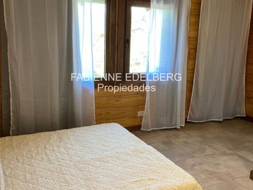 Casa en  venta Barrio Raitra 3 dorm en suite mas monoambiente - San Martin de los Andes