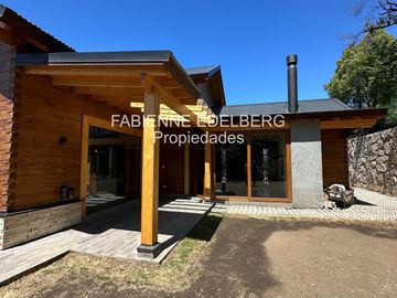 Casa en  venta Barrio Raitra 3 dorm en suite mas monoambiente - San Martin de los Andes