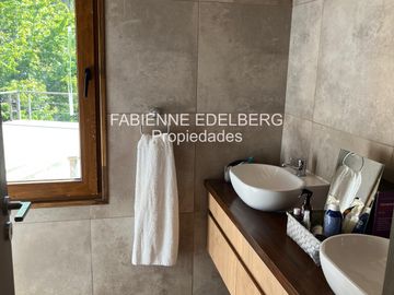 Casa en  venta Barrio Raitra 3 dorm en suite mas monoambiente - San Martin de los Andes