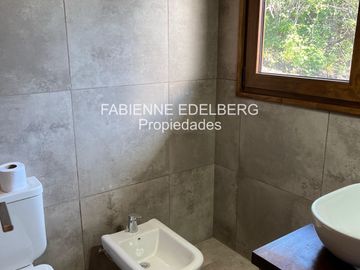 Casa en  venta Barrio Raitra 3 dorm en suite mas monoambiente - San Martin de los Andes