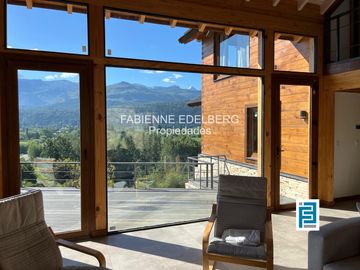 Casa en  venta Barrio Raitra 3 dorm en suite mas monoambiente - San Martin de los Andes