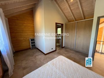 Casa en  venta Barrio Raitra 3 dorm en suite mas monoambiente - San Martin de los Andes