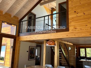 Casa en  venta Barrio Raitra 3 dorm en suite mas monoambiente - San Martin de los Andes