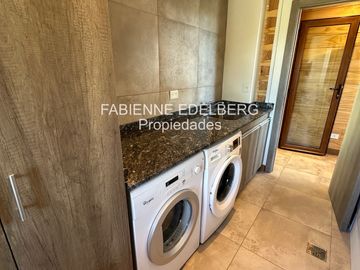 Casa en  venta Barrio Raitra 3 dorm en suite mas monoambiente - San Martin de los Andes