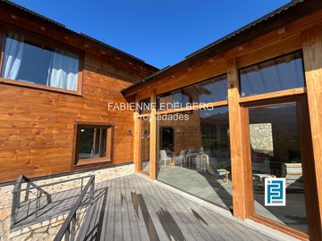Casa en  venta Barrio Raitra 3 dorm en suite mas monoambiente - San Martin de los Andes