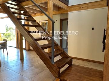 Casa en  venta Barrio Raitra 3 dorm en suite mas monoambiente - San Martin de los Andes