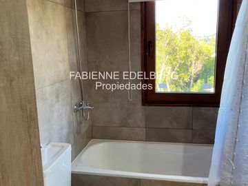 Casa en  venta Barrio Raitra 3 dorm en suite mas monoambiente - San Martin de los Andes
