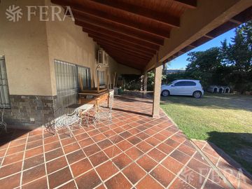 Venta casa quinta de 4 ambientes con piscina en Villa San Luis - Florencio Varela