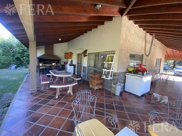 Venta casa quinta de 4 ambientes con piscina en Villa San Luis - Florencio Varela