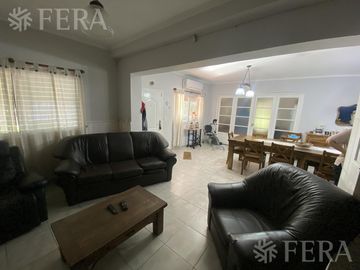 Venta casa quinta de 4 ambientes con piscina en Villa San Luis - Florencio Varela