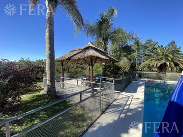 Venta casa quinta de 4 ambientes con piscina en Villa San Luis - Florencio Varela