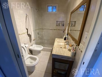 Venta casa quinta de 4 ambientes con piscina en Villa San Luis - Florencio Varela