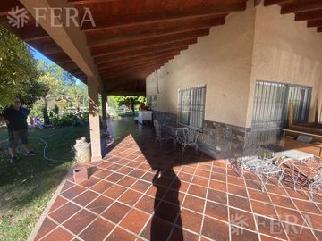 Venta casa quinta de 4 ambientes con piscina en Villa San Luis - Florencio Varela