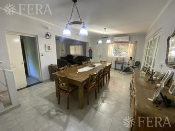 Venta casa quinta de 4 ambientes con piscina en Villa San Luis - Florencio Varela
