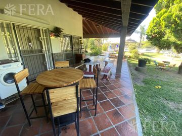 Venta casa quinta de 4 ambientes con piscina en Villa San Luis - Florencio Varela