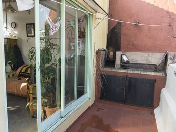 PH de 4 ambientes con terraza.