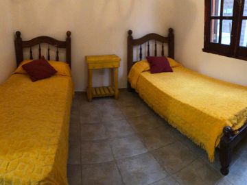 CASA EN  CENTRO SANTA ROSA DE CALAMUCHITA - 2 DORM