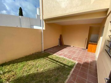 Duplex en venta  - 2 dormitorios 2 baños - Cochera - 70 mts2 - San Carlos