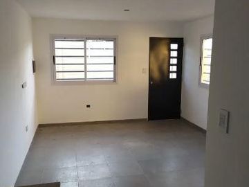 Duplex en venta  - 2 dormitorios 2 baños - Cochera - 70 mts2 - San Carlos