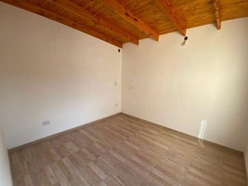 Duplex en venta  - 2 dormitorios 2 baños - Cochera - 70 mts2 - San Carlos