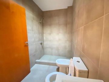 Duplex en venta  - 2 dormitorios 2 baños - Cochera - 70 mts2 - San Carlos