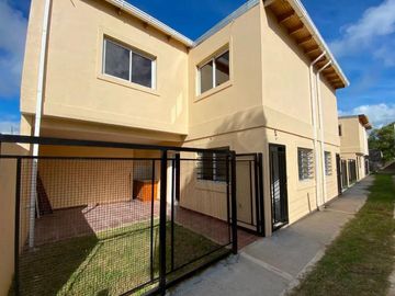 Duplex en venta  - 2 dormitorios 2 baños - Cochera - 70 mts2 - San Carlos