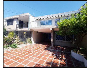 Hermosa y amplia casa en venta en El Jardín