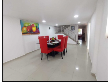 Hermosa y amplia casa en venta en El Jardín