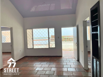 Casa comercial en Altos de Jardín