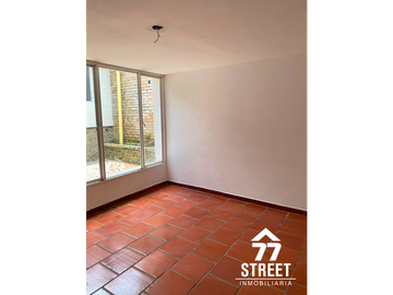 Casa comercial en Altos de Jardín