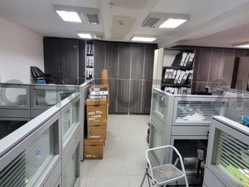 Edificio de oficinas administrativas con renta activa en Venta, San Borja