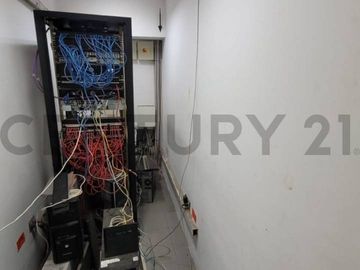 Edificio de oficinas administrativas con renta activa en Venta, San Borja