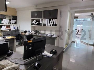 Edificio de oficinas administrativas con renta activa en Venta, San Borja