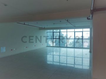 Edificio de oficinas administrativas con renta activa en Venta, San Borja