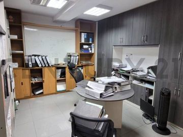 Edificio de oficinas administrativas con renta activa en Venta, San Borja