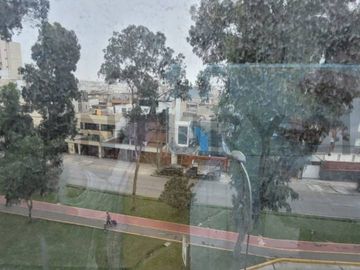 Edificio de oficinas administrativas con renta activa en Venta, San Borja