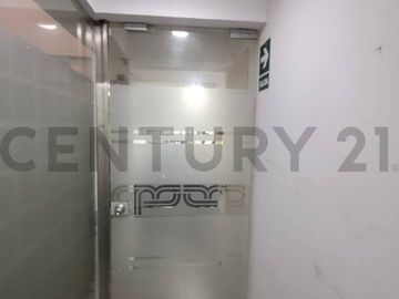 Edificio de oficinas administrativas con renta activa en Venta, San Borja