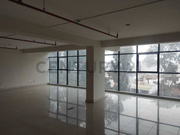 Edificio de oficinas administrativas con renta activa en Venta, San Borja