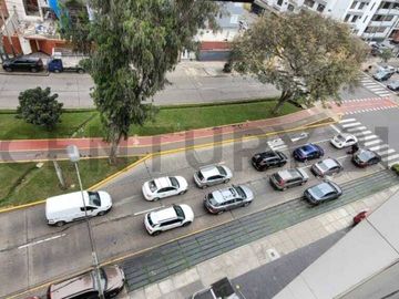 Edificio de oficinas administrativas con renta activa en Venta, San Borja