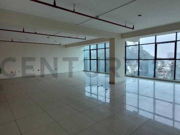 Edificio de oficinas administrativas con renta activa en Venta, San Borja