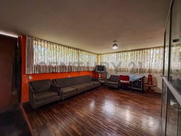 VENTA DE CASA COMO TERRENO EN RESIDENCIAL MONTERRICO, LA MOLINA