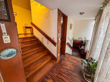VENTA DE CASA COMO TERRENO EN RESIDENCIAL MONTERRICO, LA MOLINA