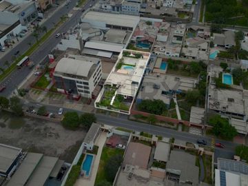 VENTA DE CASA COMO TERRENO EN RESIDENCIAL MONTERRICO, LA MOLINA