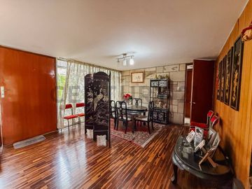 VENTA DE CASA COMO TERRENO EN RESIDENCIAL MONTERRICO, LA MOLINA