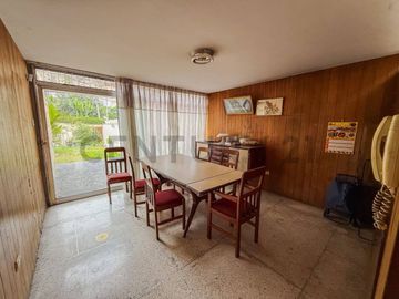 VENTA DE CASA COMO TERRENO EN RESIDENCIAL MONTERRICO, LA MOLINA
